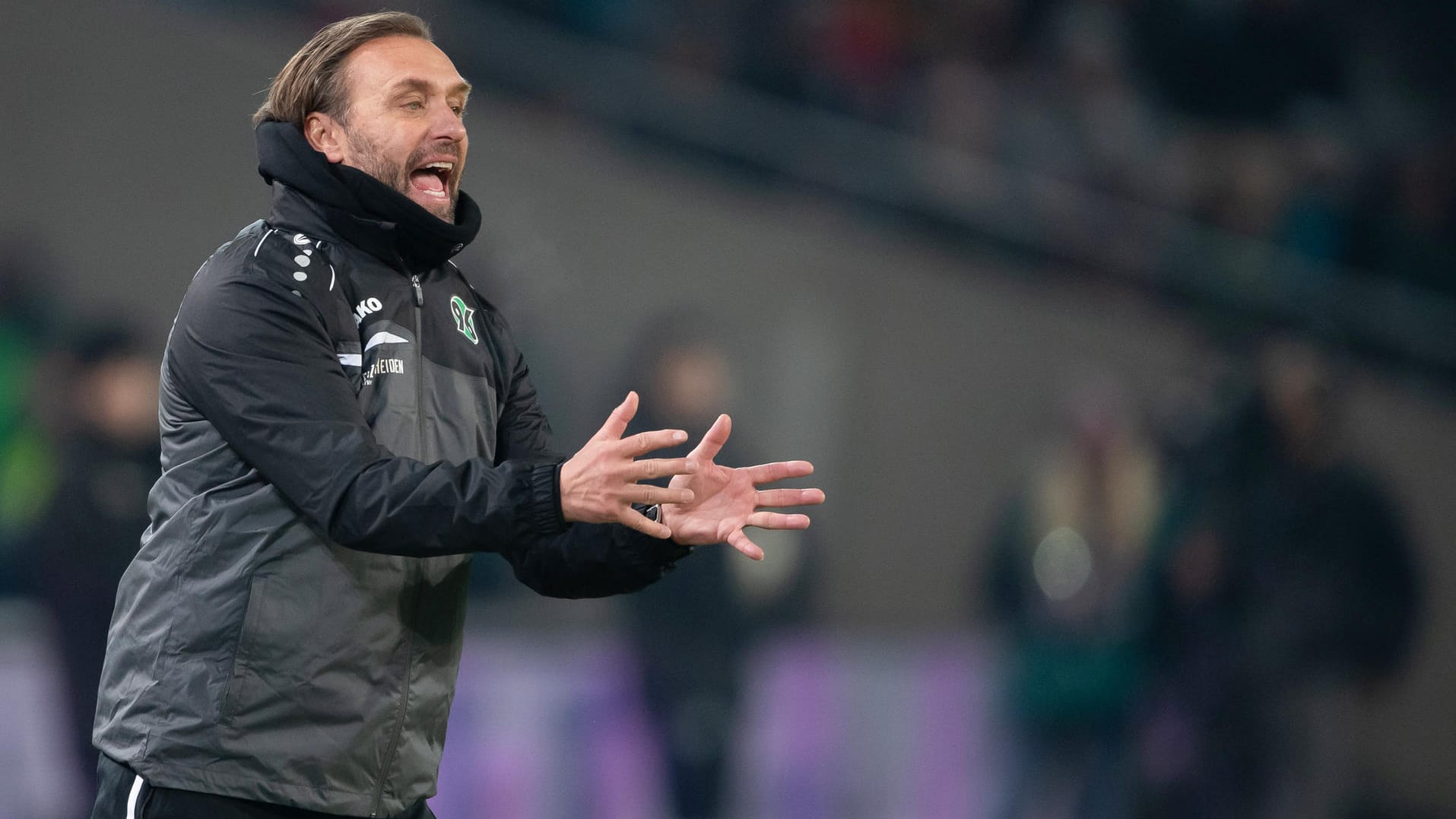 Ratlos: Hannovers neuer Trainer Thomas Doll.
