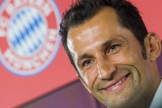 Hasan Salihamidzic ist zuversichtlich, dass Manuel Neuer nach seiner Handverletzung schnell ins Team zurückkehrt.