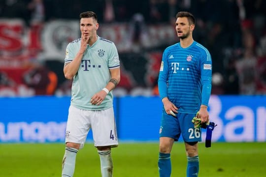 Bayerns Ersatz-Torwart Sven Ulreich (R) geht von einer raschen Rückkehr von Stamm-Torhüter Manuel Neuer aus.