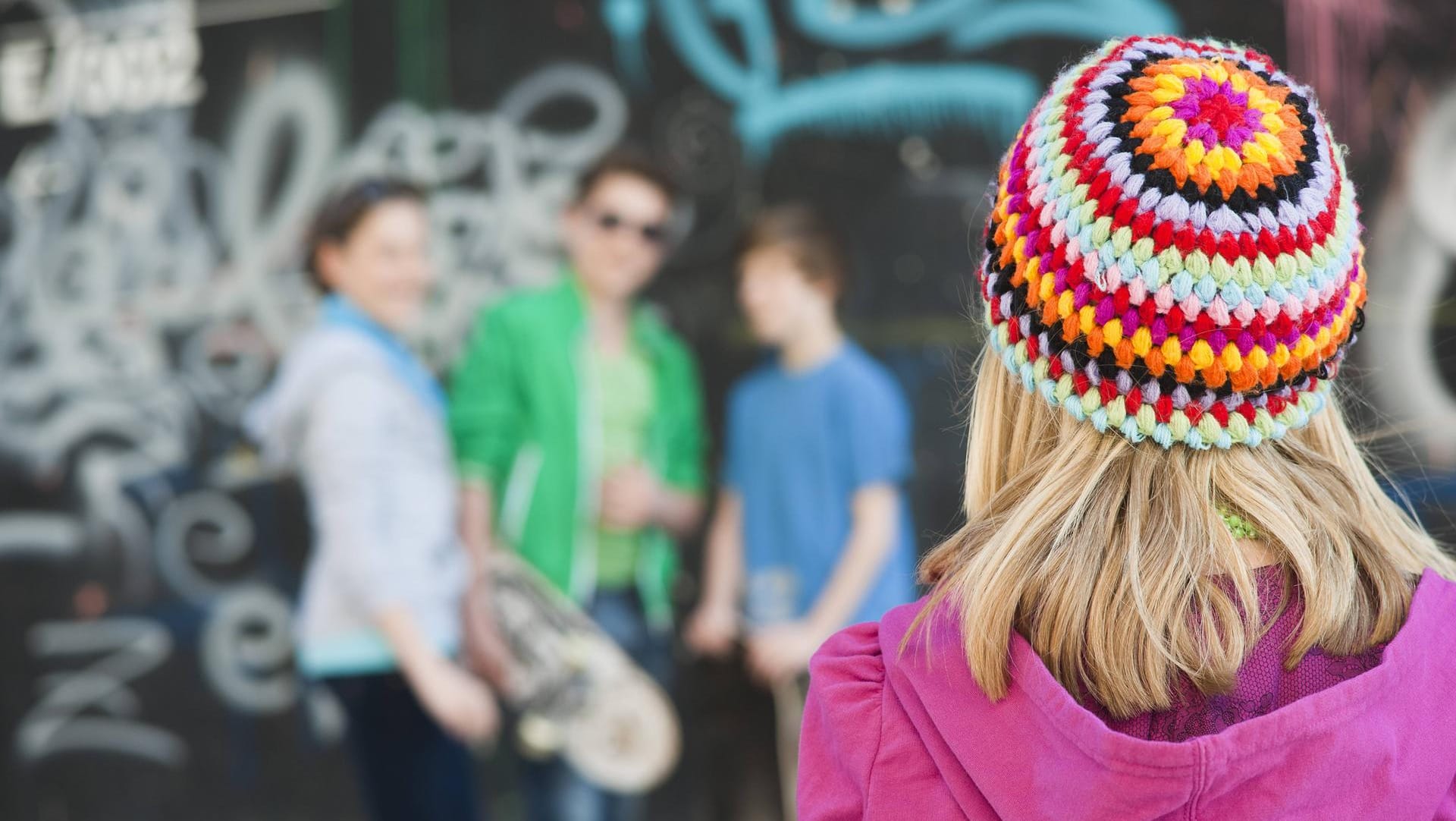 Verletzt und ausgegrenzt: An einigen Schulen in Berlin gibt es große Probleme mit Mobbing.