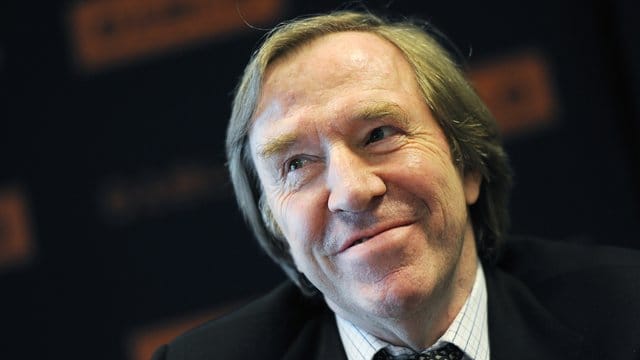 Für den früheren Nationalspieler Günter Netzer ist das Meisterschaftsrennen noch lange nicht entschieden. Für den früheren Nationalspieler Günter Netzer ist das Meisterschaftsrennen noch lange nicht entschieden.