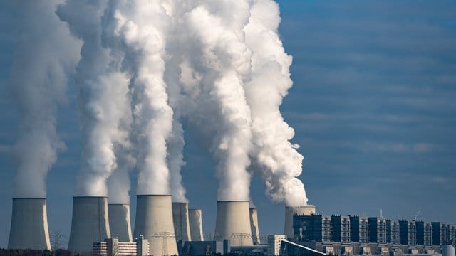 Braunkohlekraftwerk Jänschwalde in der Lausitz. Braunkohlekraftwerk Jänschwalde in der Lausitz.