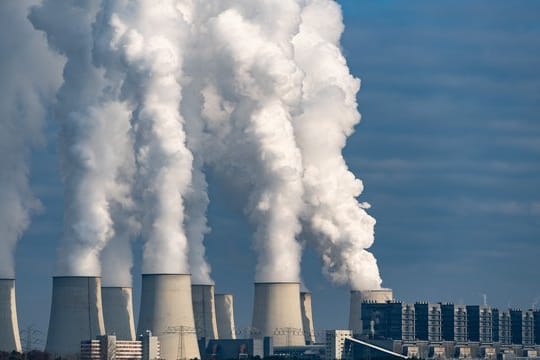 Braunkohlekraftwerk Jänschwalde in der Lausitz.