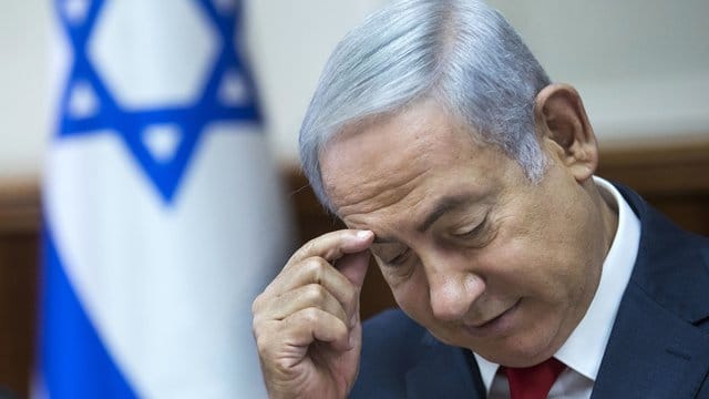 Netanjahu prägt seit Jahrzehnten die israelische Politik. Netanjahu prägt seit Jahrzehnten die israelische Politik.