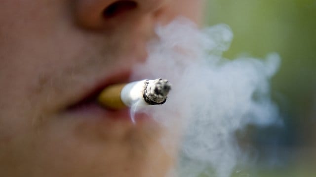 In der vorigen Wahlperiode war ein Anlauf für ein Außenwerbeverbot von Tabakprodukten am Widerspruch der Union gescheitert. In der vorigen Wahlperiode war ein Anlauf für ein Außenwerbeverbot von Tabakprodukten am Widerspruch der Union gescheitert.