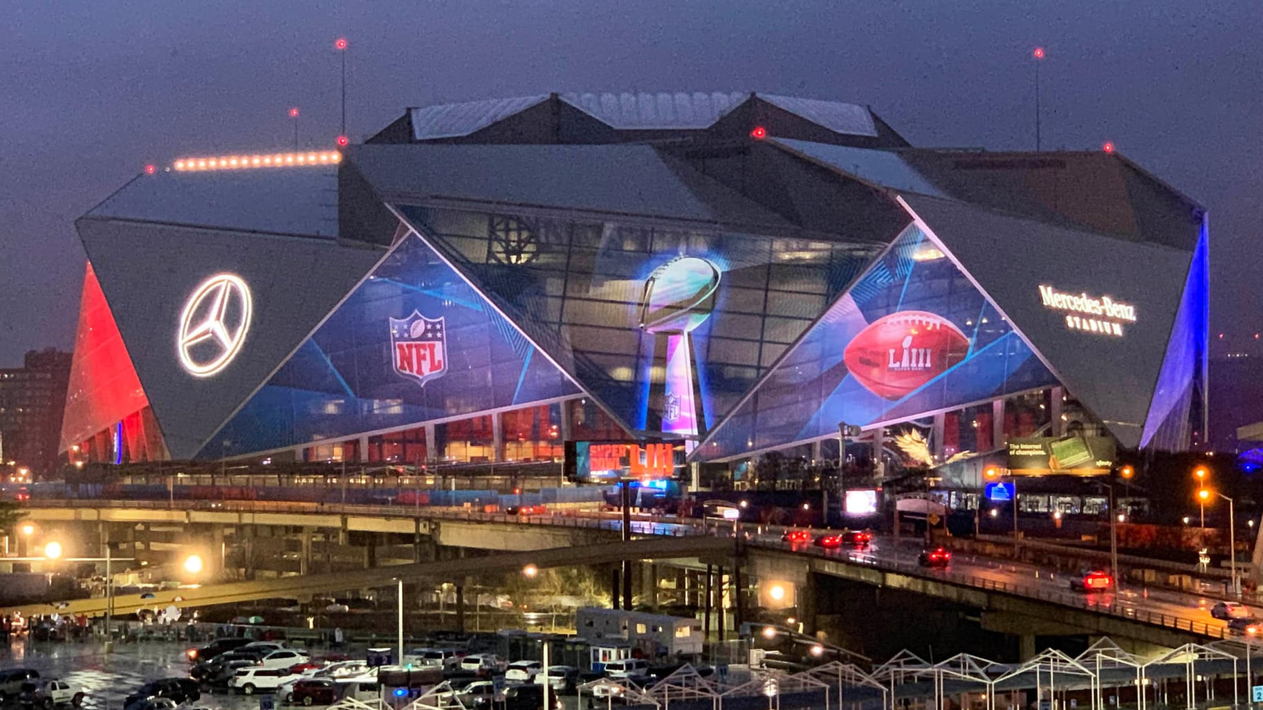 Spielort in vollem Schmuck: Das Mercedes-Benz Stadium in Atlanta, Georgia.