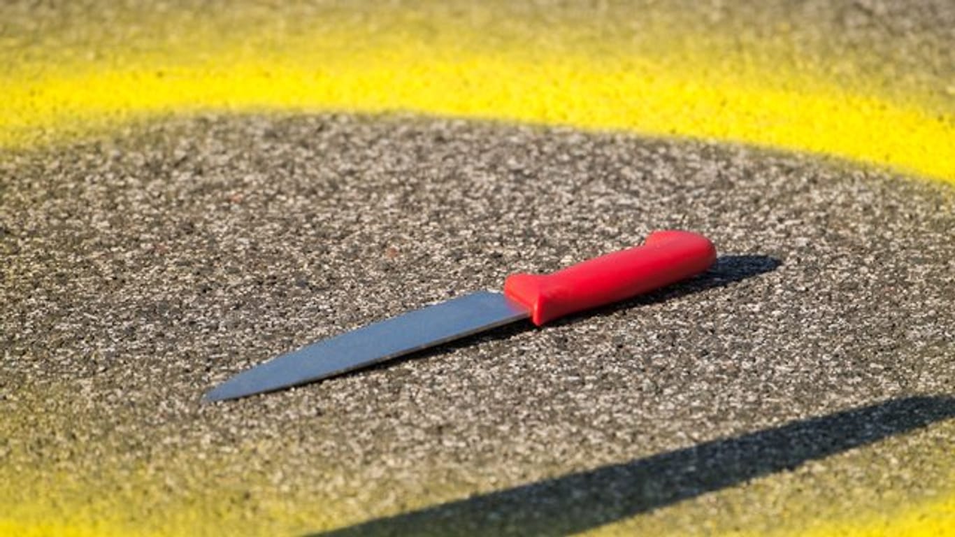 Tatort im Stadtteil Wandsbek: Die Polizei hatte einen Mann niedergeschossen, der zuvor Passanten und Polizisten mit einem Messer bedroht hatte.