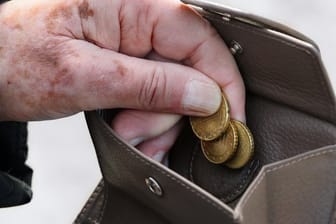 Geringverdiener sollen nach einem langen Arbeitsleben automatisch höhere Renten bekommen.