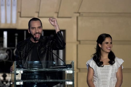 Wahlsieger Nayib Bukele mit seiner Frau Gabriela.