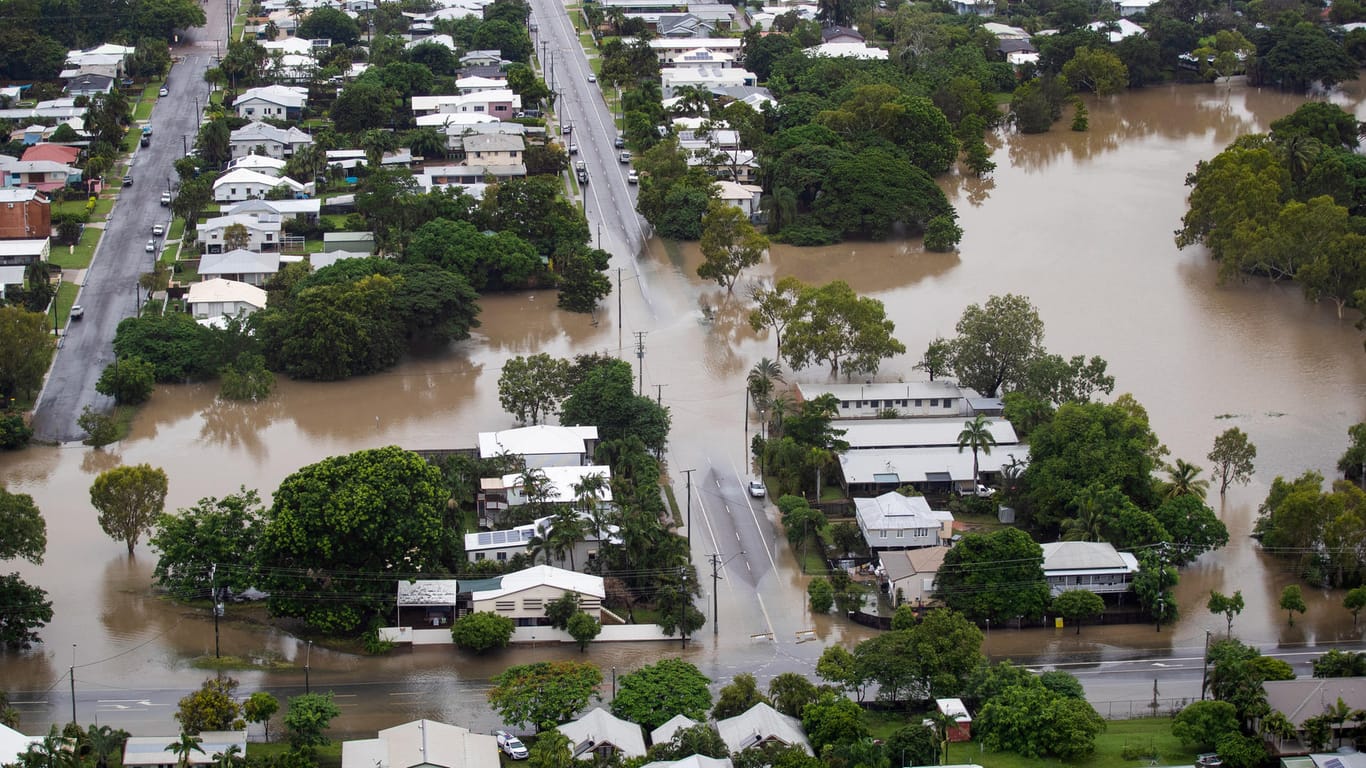 Australien, Townsville: Der tropische Nordosten Australiens wird von ungewöhnlich heftigem Regen heimgesucht.