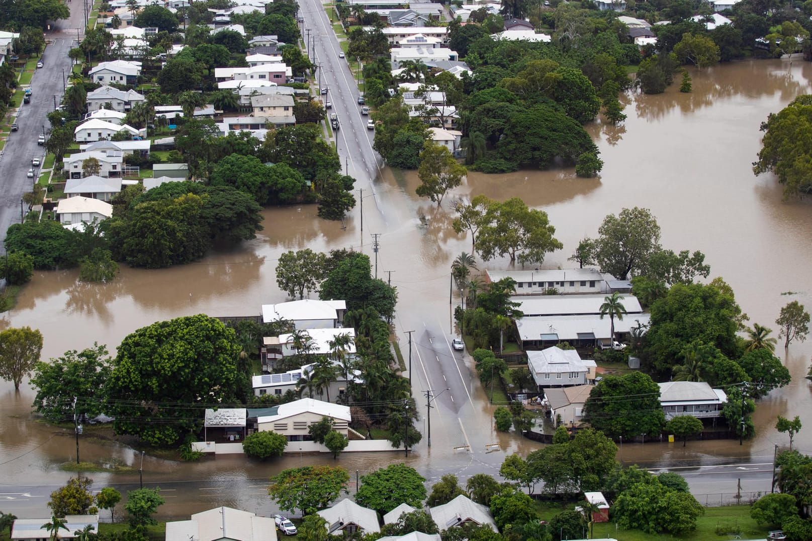 Australien, Townsville: Der tropische Nordosten Australiens wird von ungewöhnlich heftigem Regen heimgesucht.