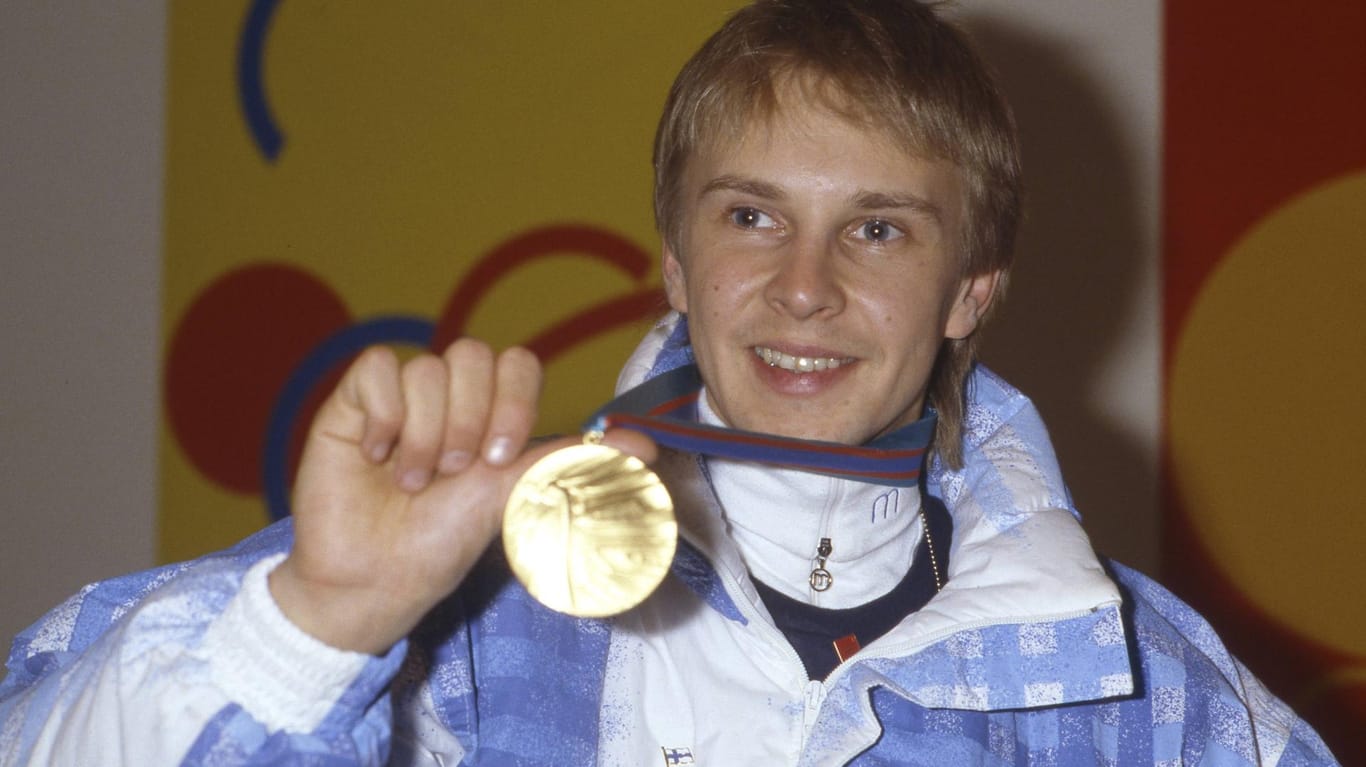 Goldjunge: Matt Nykänen mit der Siegermedaille bei den Olympischen Winterspielen 1988 in Calgary.