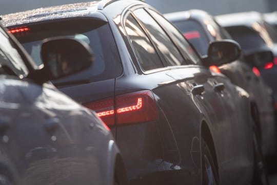 Für 63,9 Prozent der befragten Autofahrer kommt es "eher nicht" oder "auf keinen Fall" in Frage, für den Umweltschutz auf das Auto zu verzichten.