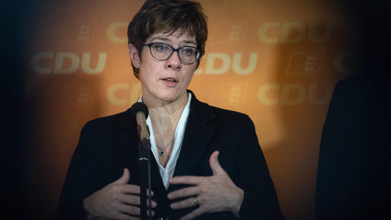 CDU-Chefin Annegret Kramp-Karrenbauer: Um Deutschland zukunftsfähig halten zu können, möchte die CDU-Chefin nun ebenfalls die Revisionsklausel im Koalitionsvertrag nutzen.