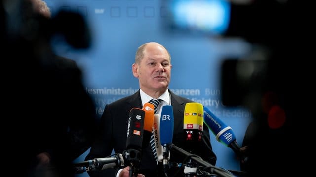 Das Finanzministerium rechnet mit rund fünf Milliarden Euro geringeren Steuereinnahmen pro Jahr. Das Finanzministerium rechnet mit rund fünf Milliarden Euro geringeren Steuereinnahmen pro Jahr.