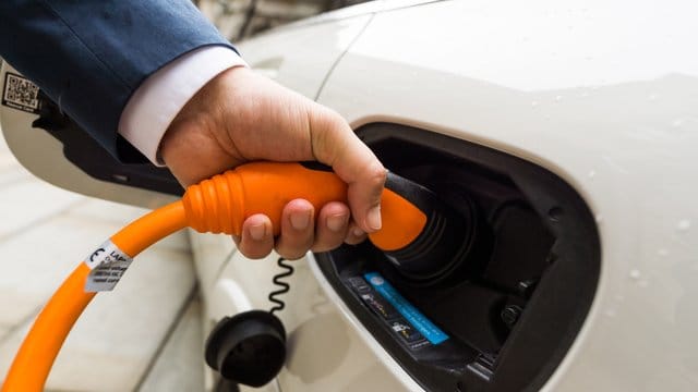 Batterien von E-Autos regieren bei kalten Temperaturen anders.