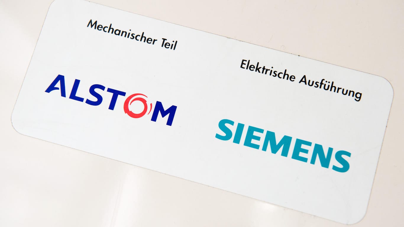 Die Logos der Industriekonzerne Alstom und Siemens: Die Fusion der Unternehmen ist geplatzt.