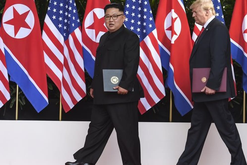 US-Präsident Donald Trump und der nordkoreanische Machthaber Kim Jong Un bei ihrem Treffen in Singapur im vergangenen Juni.