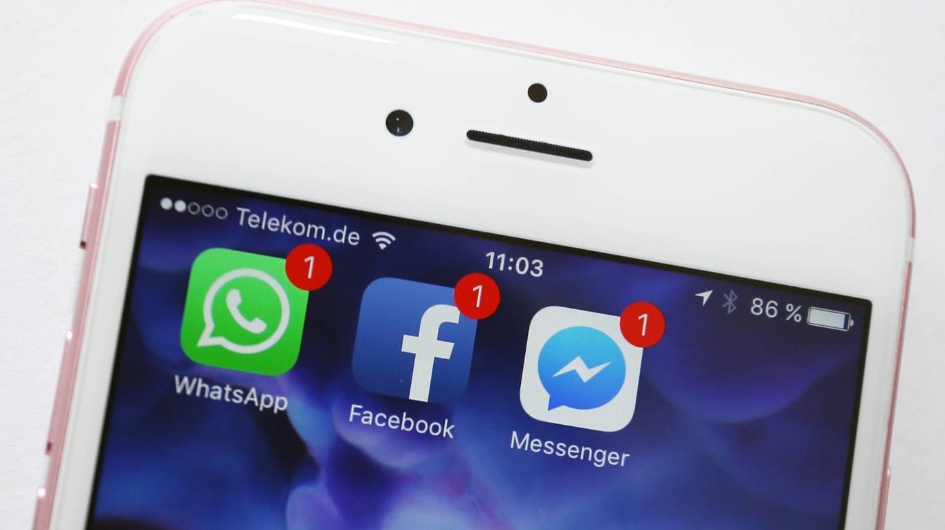 WhatsApp, Facebook und Facebook Messenger: Die Facebook-Apps werden sich immer ähnlicher.