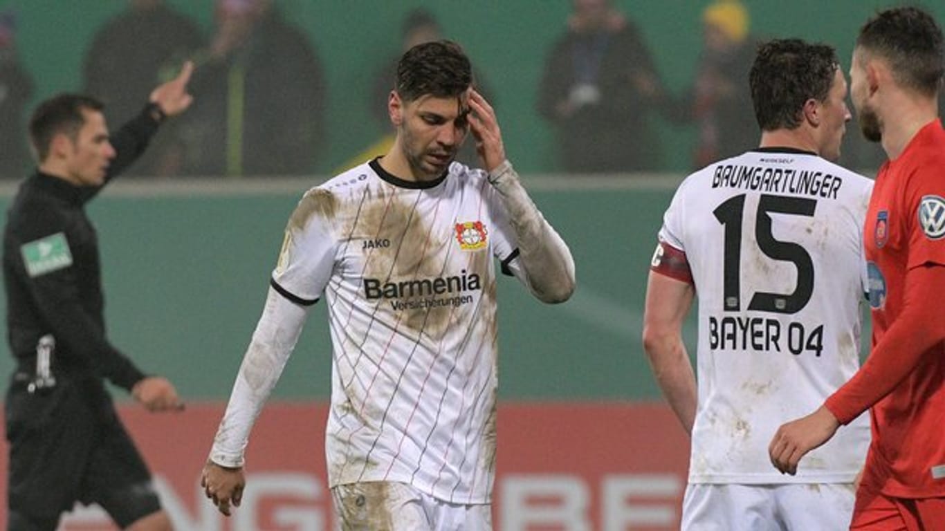 Frustriert: Leverkusens Aleksandar Dragovic bei der Pokalpleite in Heidenheim.