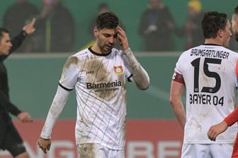 Frustriert: Leverkusens Aleksandar Dragovic bei der Pokalpleite in Heidenheim.