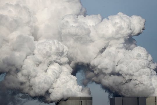 Dämpfer beim Klimaschutz: Deutschland wird im Jahr 2020 voraussichtlich rund 32 Prozent weniger Treibhausgase ausstoßen als 1990 - 40 Prozent waren allerding das Ziel.