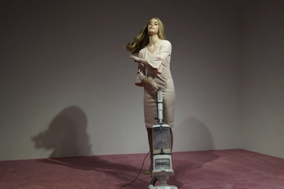 "Ivanka Vacuuming 2019" von Jennifer Rubell in der Flashpoint Gallery in Washington.