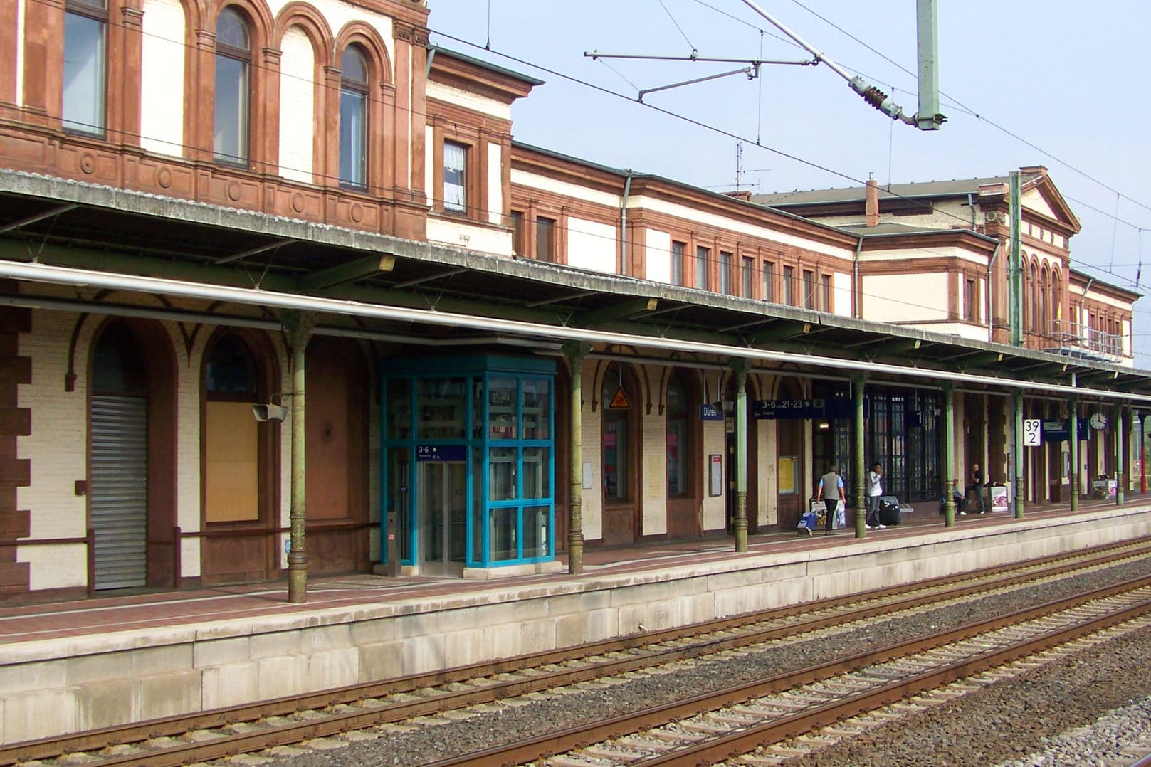Der Bahnhof in Düren (Archivbild): Hier ereignete sich der Messerangriff.