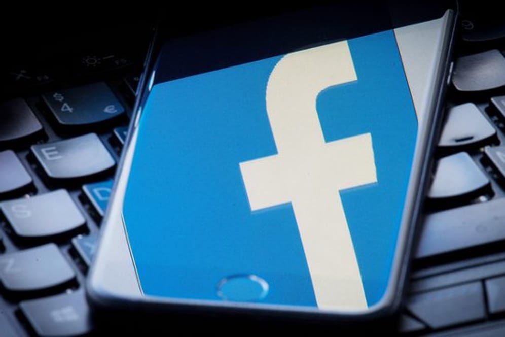 Facebook hat in Deutschland den Angaben zufolge rund 30 Millionen mindestens einmal im Monat aktive Nutzer.