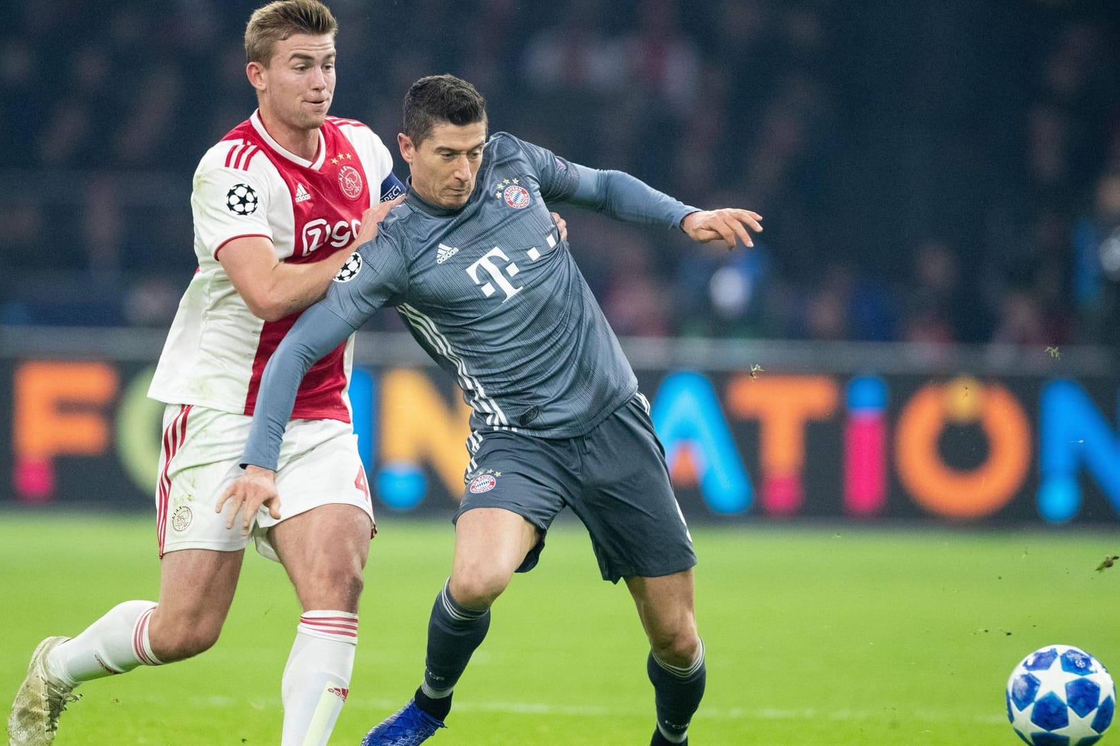 Lieferten sich einen spannenden Fight in der Königsklasse: Robert Lewandowski (r.) und Matthijs de Ligt.