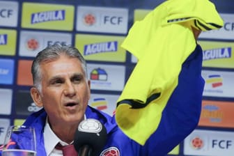 Carlos Queiroz ist als neuer Trainer von Kolumbiens Fußball-Nationalmannschaft vorgestellt worden.
