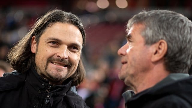 Düsseldorfs Sportvorstand Lutz Pfannenstiel (l) und Trainer Trainer Friedhelm Funkel haben ein gutes Verhältnis. Düsseldorfs Sportvorstand Lutz Pfannenstiel (l) und Trainer Trainer Friedhelm Funkel haben ein gutes Verhältnis.