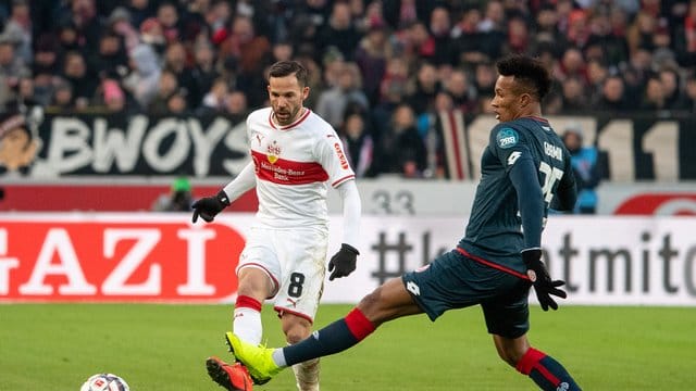 Der Mainzer Jean-Philippe Gbamin (r) möchte im Sommer gerne wechseln. Der Mainzer Jean-Philippe Gbamin (r) möchte im Sommer gerne wechseln.