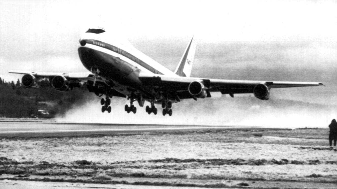 Boeing 747 beim Erstflug: Vor 50 Jahren, am 9. Februar 1969, hob die erste Maschine des Typs vom Militärflughafen Paine bei Everett ab.