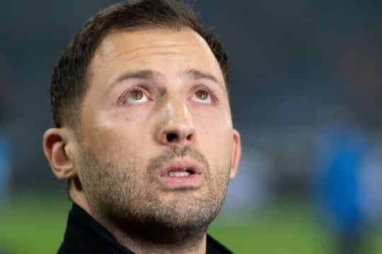 Hat mit Schalke den FC Bayern im Blick: Coach Domenico Tedesco.