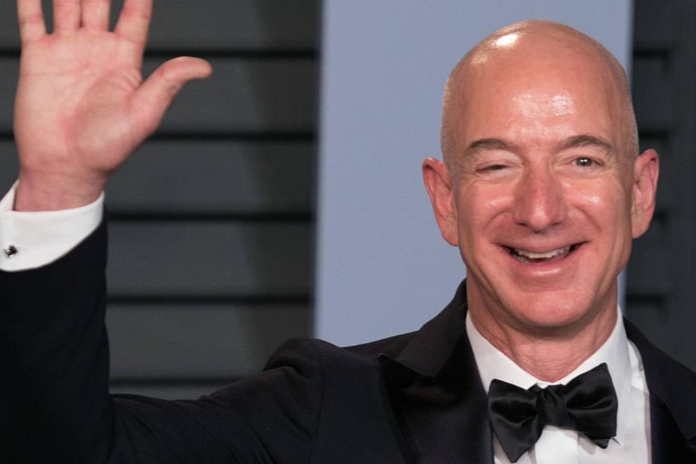 Jeff Bezos: Der Amazon-Chef wehrt sich öffentlich gegen einen mutmaßlichen Erpressungsversuch durch ein Boulevard-Blatt, das US-Präsident Trump nahe steht.