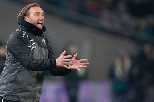 Trainer Thomas Doll möchte mit Hannover 96 gegen den 1.