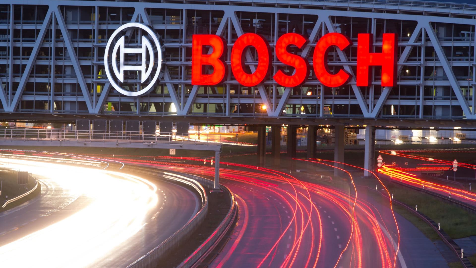 Bosch: Der Autozulieferer wird laut eines Medienberichts von Volkswagen verklagt. Bosch: Der Autozulieferer wird laut eines Medienberichts von Volkswagen verklagt.