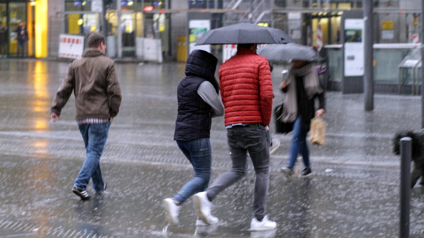 Sturmböen und Graupelschauer: In Deutschland wird es aufgrund der Polarluft wieder kälter.