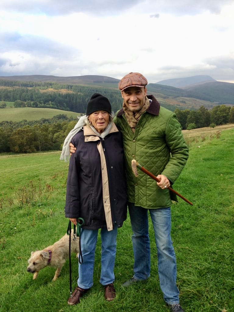 Rosamunde Pilcher und Alexander-Klaus Stecher: Einer von vielen Spaziergängen durch die schottischen Highlands.