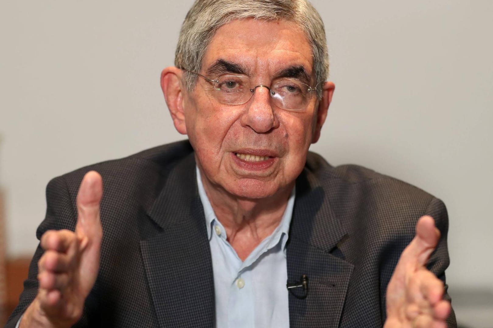 Óscar Arias Sánchez: Der ehemalige Staatschef von Costa Rica erhielt 1987 den Friedensnobelpreis für seine Bemühungen für einen dauerhaften Frieden in Mittelamerika.