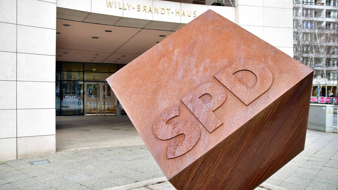 Die Bundeszentrale der SPD: Per Rundmail wurden die SPD-Mitarbeiter darüber informiert, dass die Gehaltserhöhung zunächst ausgesetzt wird.