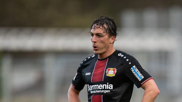 Abwehrspieler Julian Baumgartlinger erlitt einen Nasenbeinbruch.
