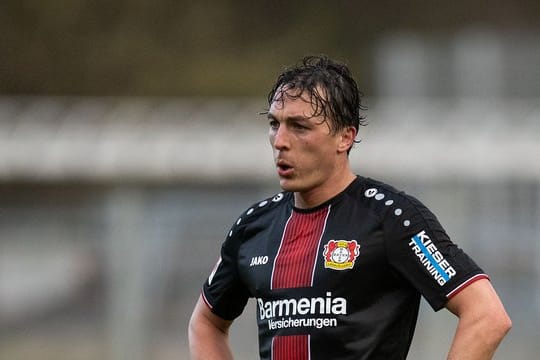 Abwehrspieler Julian Baumgartlinger erlitt einen Nasenbeinbruch.