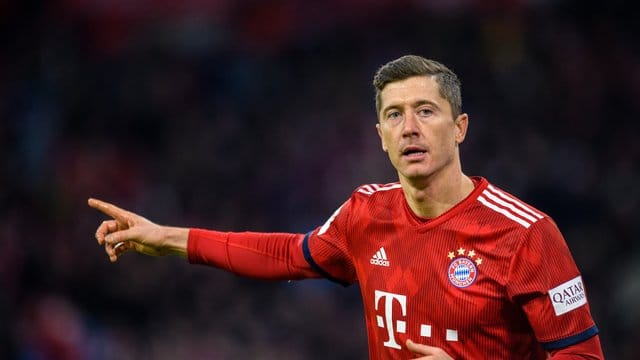 Top-Stürmer Robert Lewandowski wird vom früheren Nationalspieler Dietmar Hamann kritisiert.