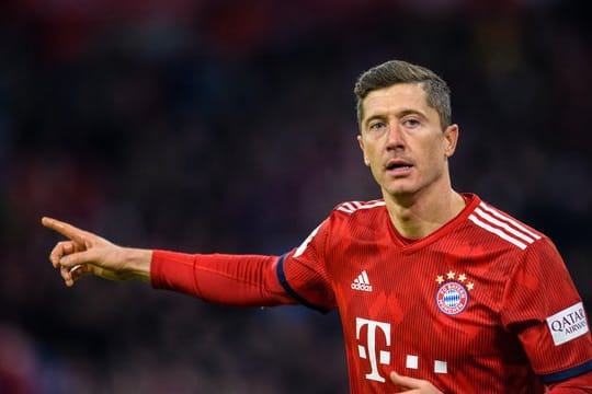 Top-Stürmer Robert Lewandowski wird vom früheren Nationalspieler Dietmar Hamann kritisiert.