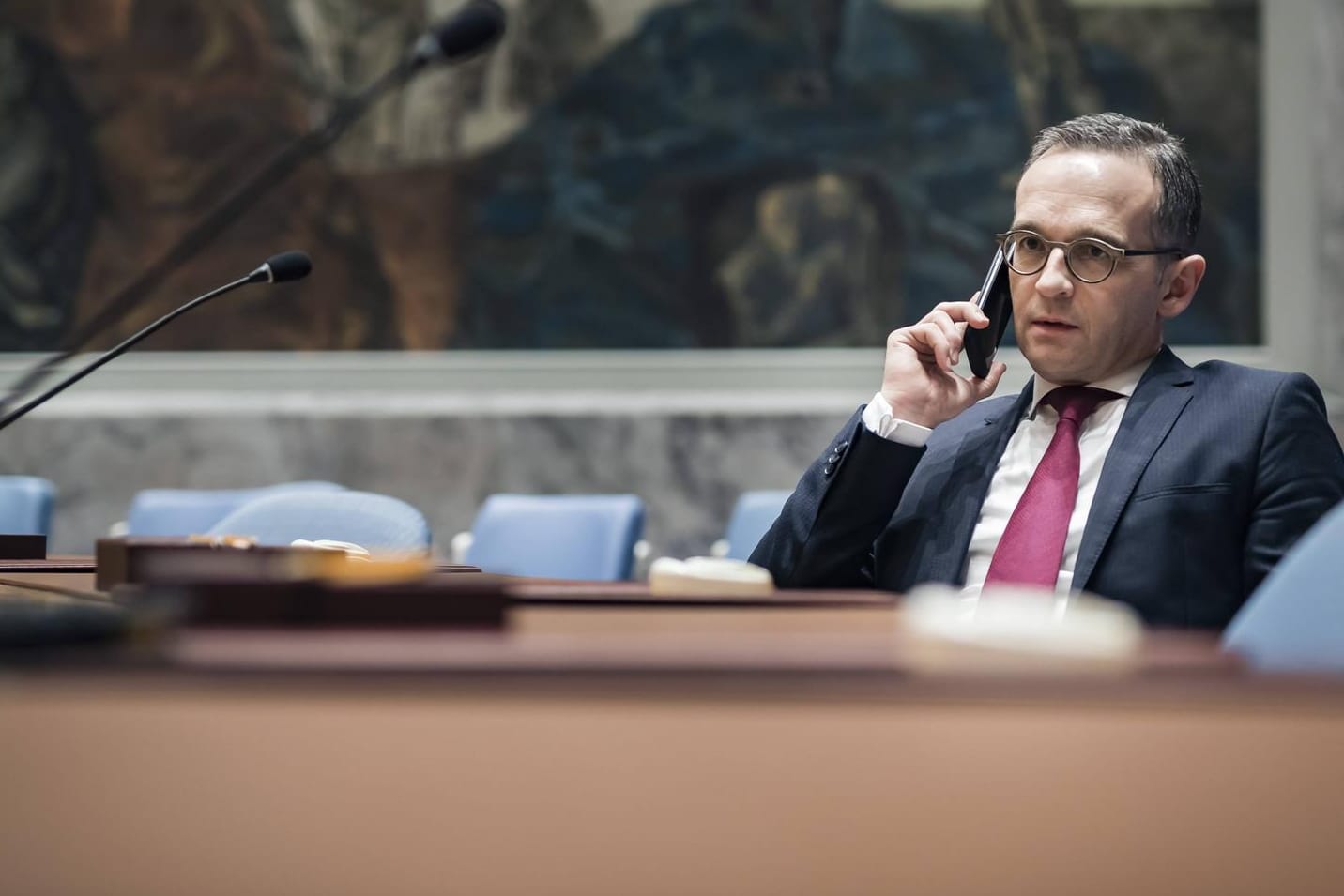 Bundesaußenminister Heiko Maas in Bedrängnis: "Die bloße Anerkennung verleiht der neuen Regierung keine Legitimität", hält ein Gutachten der wissenschaftlichen Dienste des Bundestags fest.