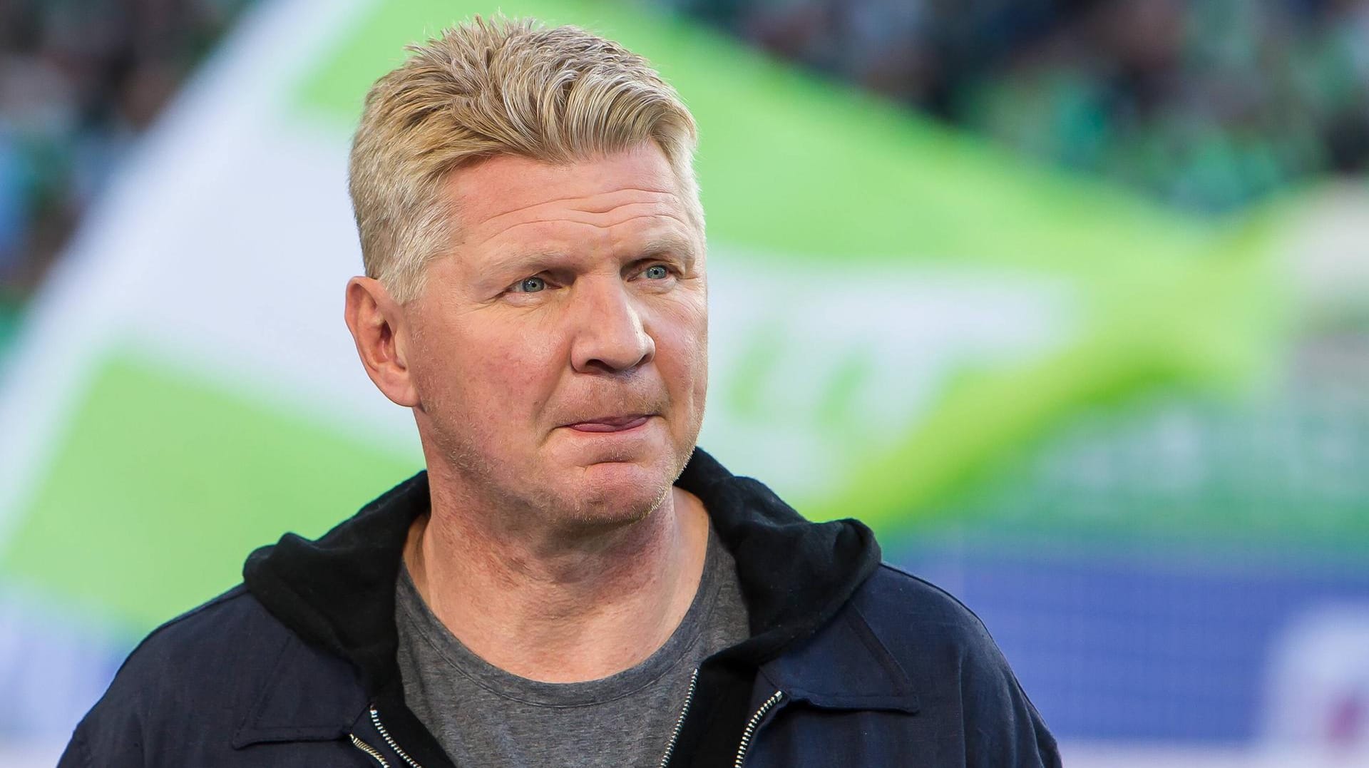 Stefan Effenberg: Bei Eurosport-Show "Mann gegen Mann" kritisiert er Schalke-Manager Christian Heidel.