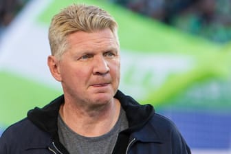 Stefan Effenberg: Bei Eurosport-Show "Mann gegen Mann" kritisiert er Schalke-Manager Christian Heidel.