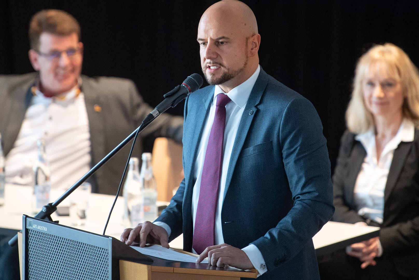 Stefan Räpple, AfD-Abgeordneter im Landtag von Baden-Württemberg in der Stadthalle in Burladingen: Hier kommen die Mitglieder zu Wort, die auch beim Parteivorstand nicht mehr so gerne gesehen sind.